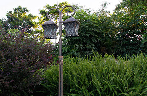 báo giá cột đèn chiếu sáng sân vườn