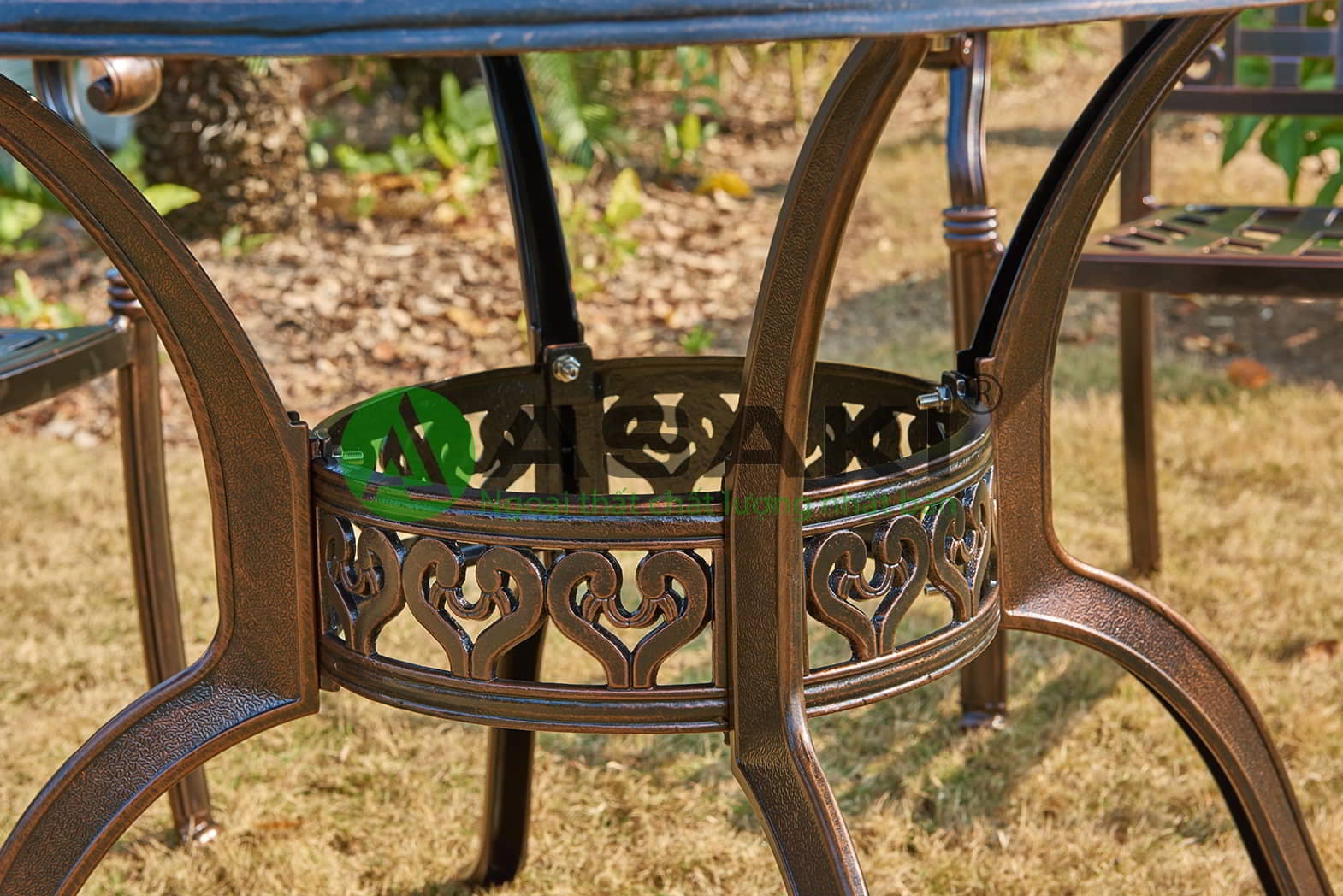 Bộ bàn ghế sân vườn hợp kim nhôm sang trọng ZXM039H0266 phần thân bàn