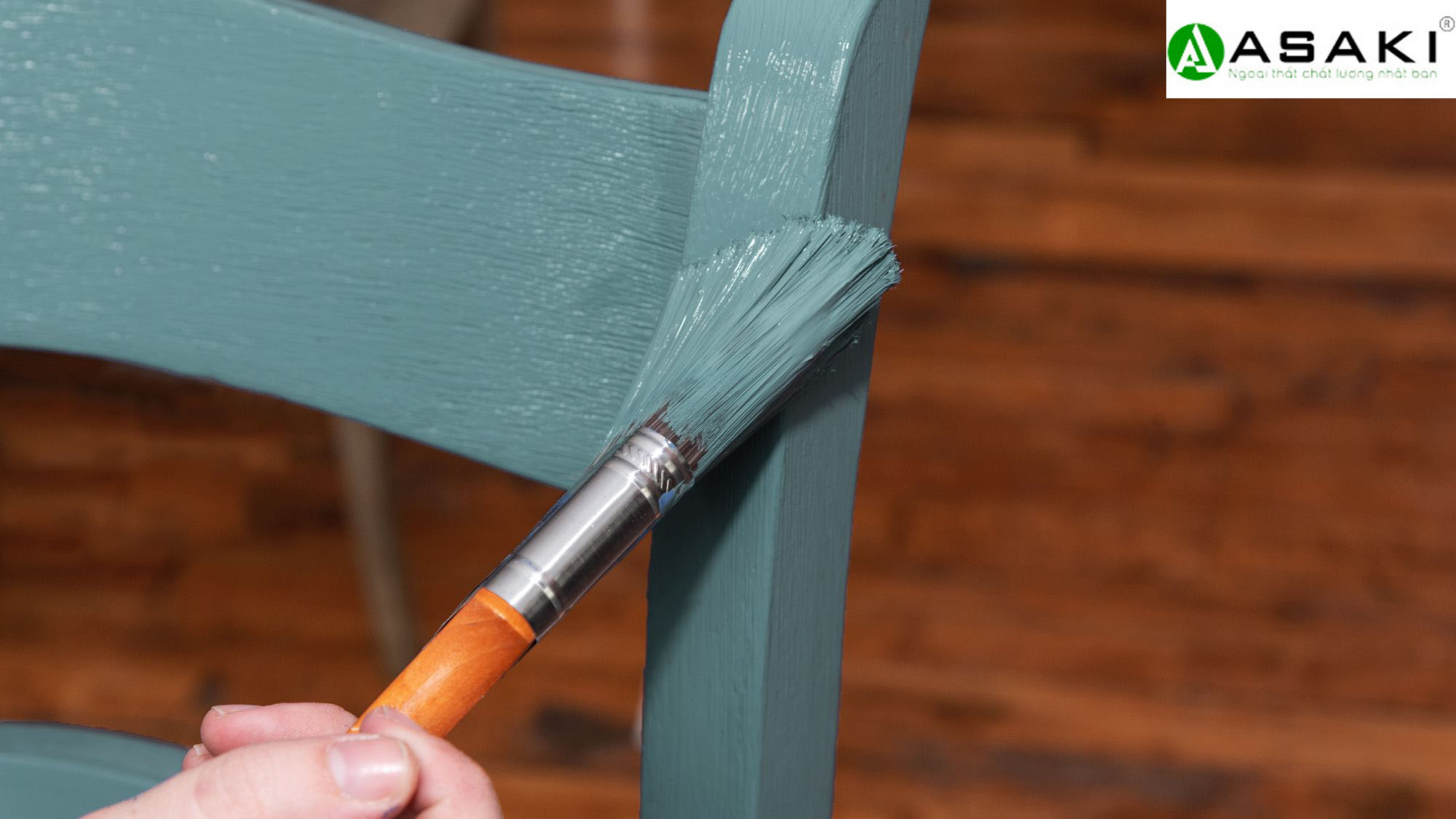 Cần chú ý gì khi tự sơn đồ gỗ ngoại thất tại nhà?